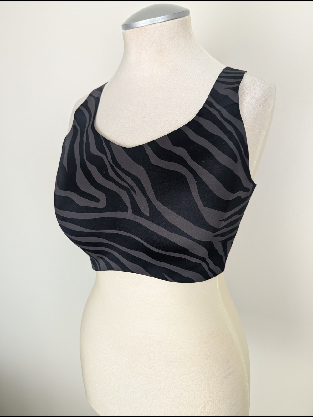 knix Catalyst High Impact Sports Bra Black Charcoal Zebra-Stripe